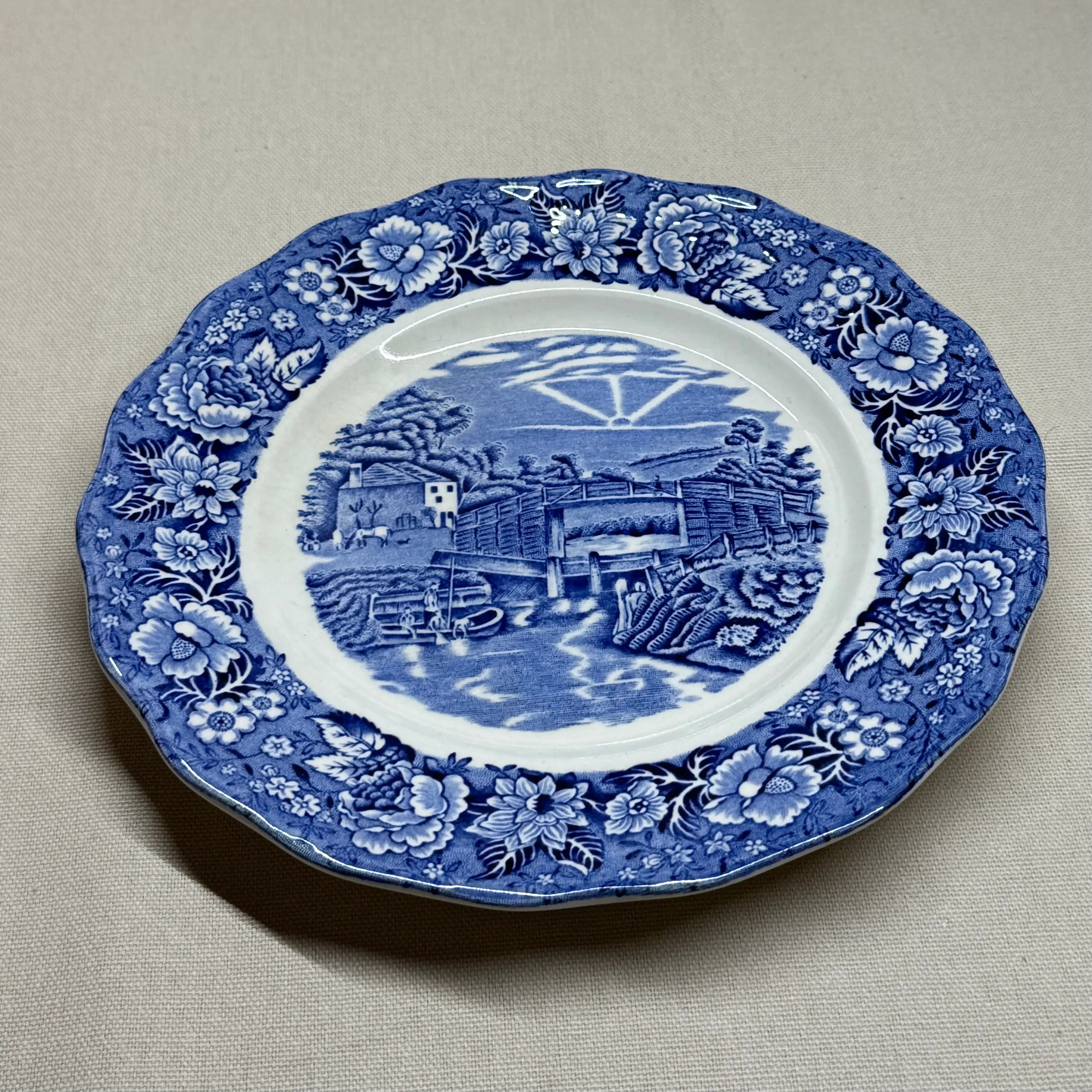 Тарелка Palissy Pottery "Old Windsor Locks" десертная