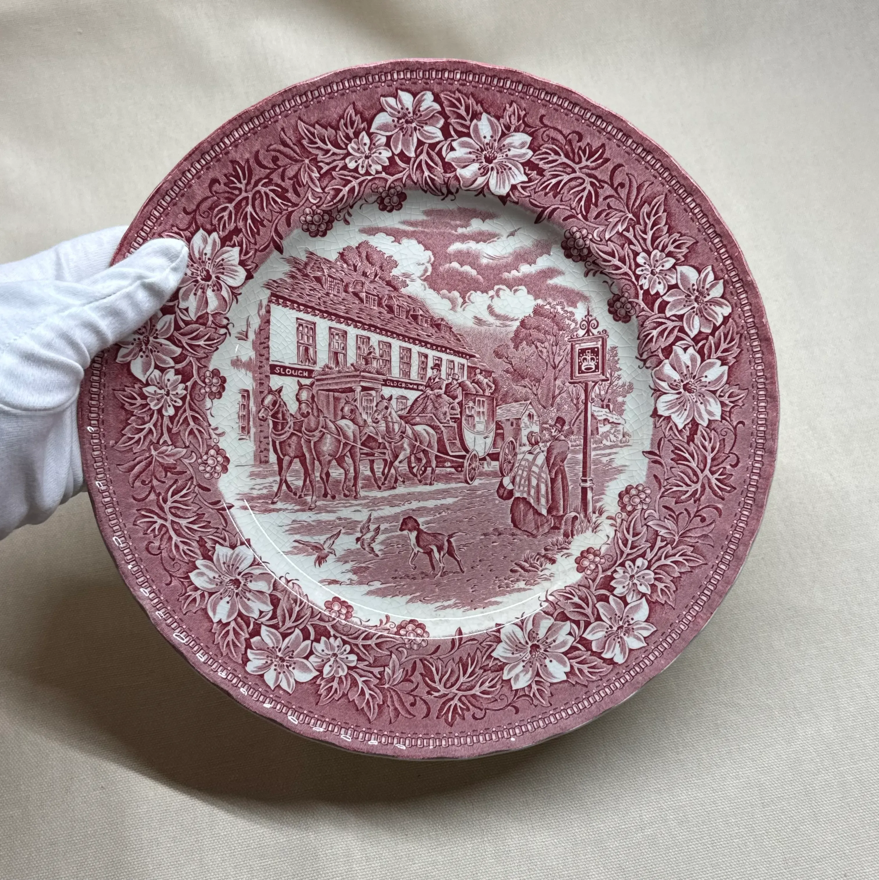 Тарелка Royal Tudor Ware Coaching Taverns