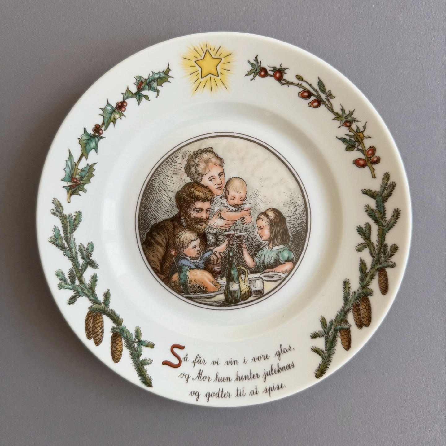 Новогодняя декоративная тарелка Royal Copenhagen No. 6